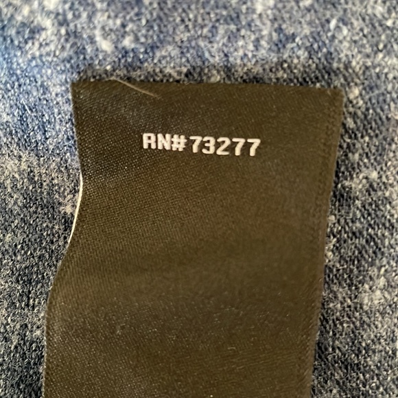 Rock & Republic medium long sleeve tee with grommets and lace-up neck. - Picture 8 of 8